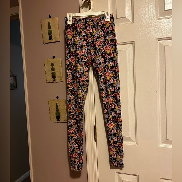 F21 FLORAL LEGGINGS - Picture 2 of 4